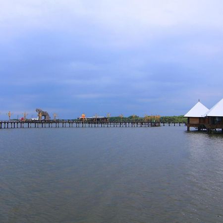 Beejay Bakau Resort Probolinggo Buitenkant foto