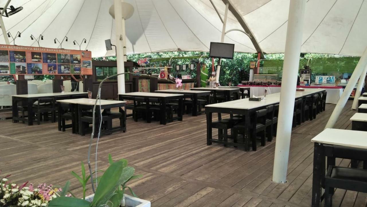 Beejay Bakau Resort Probolinggo Buitenkant foto